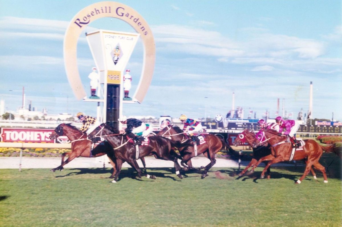 Flying Spur wins the 1995 Golden Slipper at Rosehill Gardens.