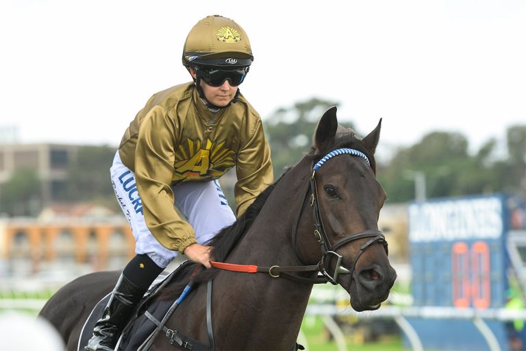 Free Entry and Special Offers for Anzac Day Commemoration at Royal Randwick